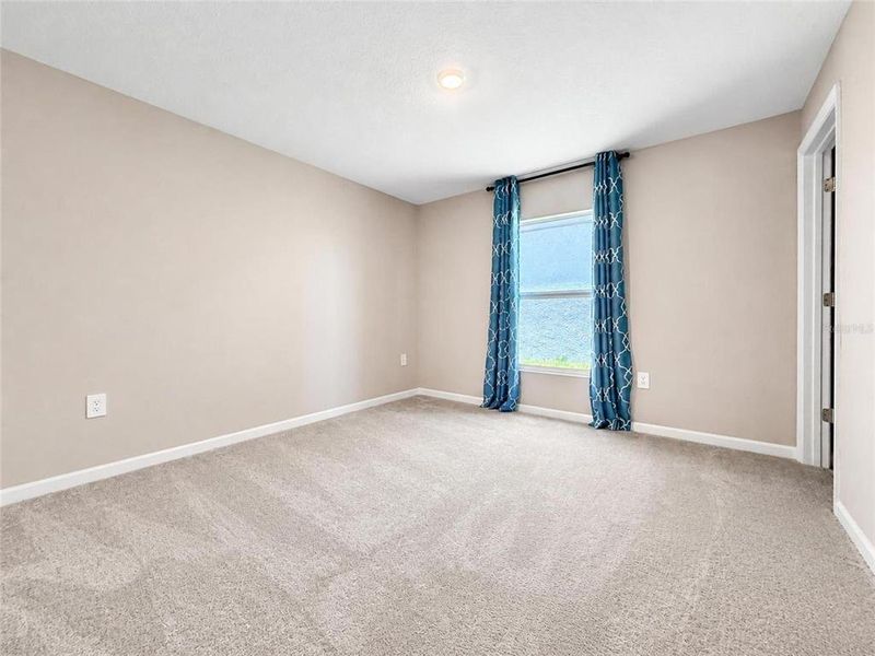 Spacious, unfurnished interior of a new home in , Lake Wales (Image 12).