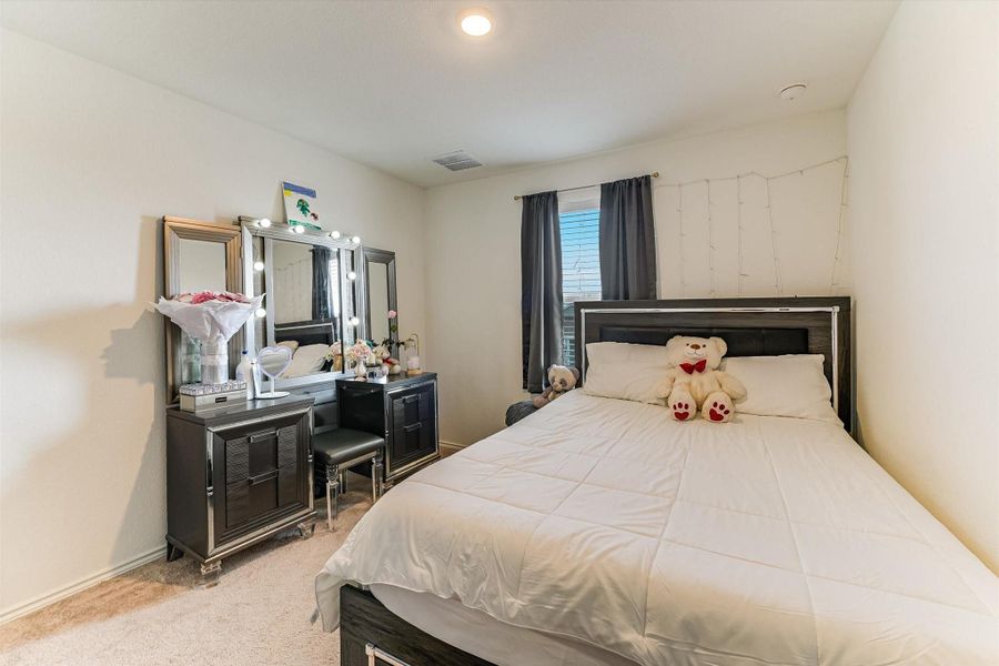Furnished interior view inside a new home in Summerside, Lockhart (Image 10).