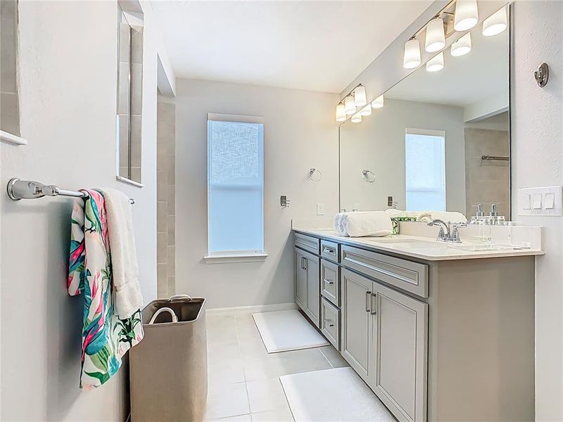 Furnished interior view inside a new home in , Orlando (Image 48).