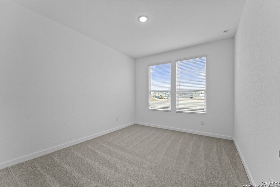 Spacious, unfurnished interior of a new home in Voss Farms, New Braunfels (Image 32).
