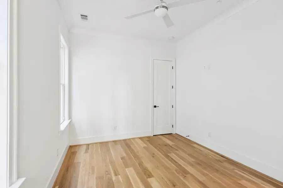 Spacious, unfurnished interior of a new home in , Marietta (Image 18).