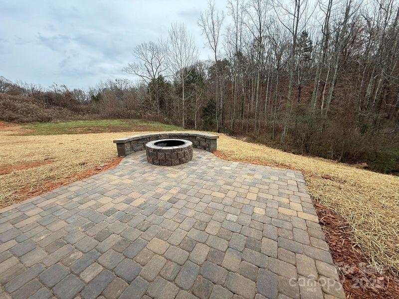 Image 22 of a home in Robinson Oaks.