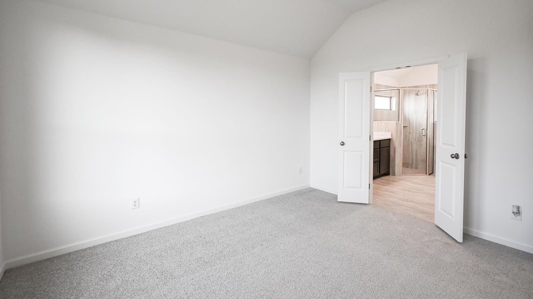 Spacious, unfurnished interior of a new home in Crosswinds 40', Kyle (Image 22).