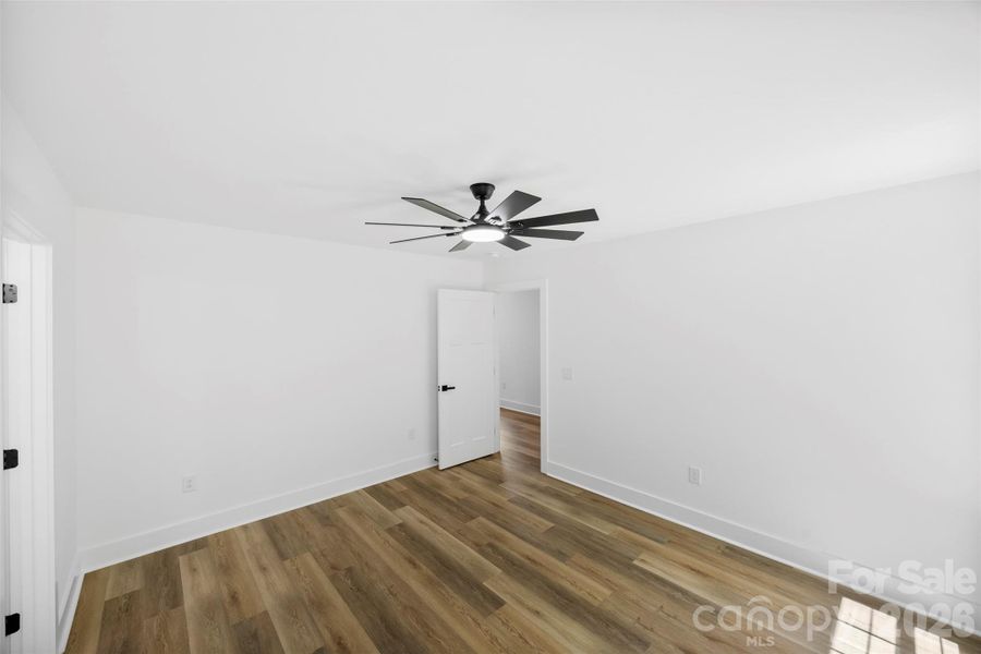 Spacious, unfurnished interior of a new home in , Salisbury (Image 20).