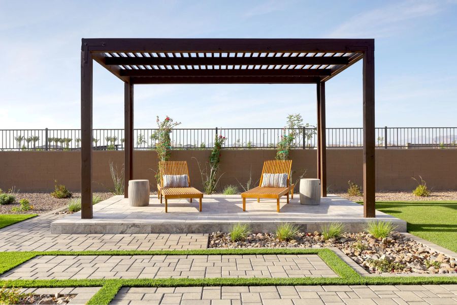 Backyard with View Fence - no neighbors behind