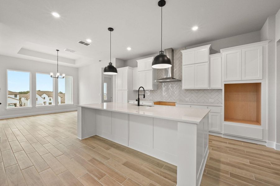 Representative image. Features, selections and colors may vary.