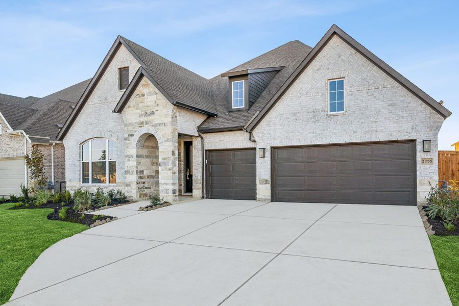 Welcome to The Grayden by David Weekley Homes. Move-In-Ready Now! Welcome to The Grayden by David Weekley Homes. Move-In-Ready Now!