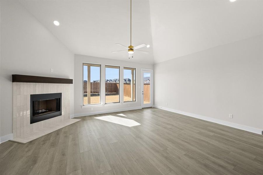 Spacious, unfurnished interior of a new home in The Retreat, Waxahachie (Image 30). Spacious, unfurnished interior of a new home in The Retreat, Waxahachie (Image 30).