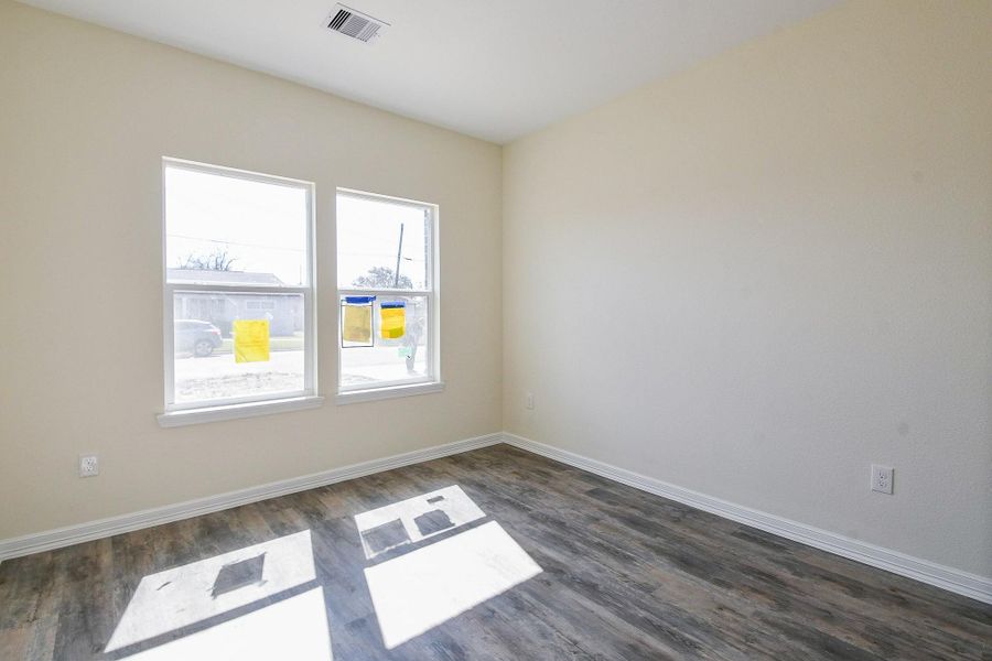 Spacious, unfurnished interior of a new home in , Galena Park (Image 26).