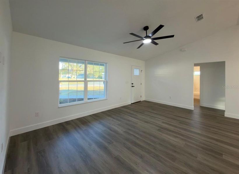 Spacious, unfurnished interior of a new home in , Ocala (Image 15).