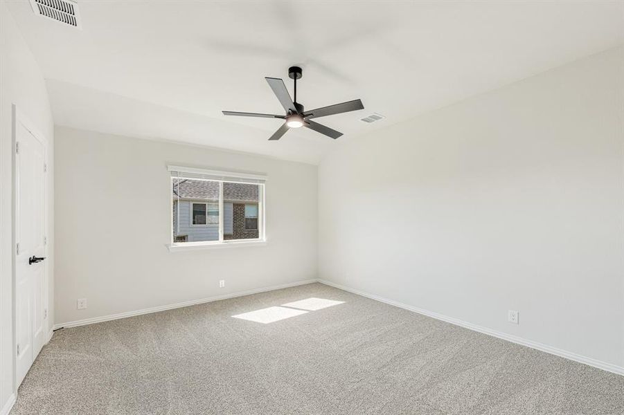Spacious, unfurnished interior of a new home in Abe's Landing, Granbury (Image 34). Spacious, unfurnished interior of a new home in Abe's Landing, Granbury (Image 34).