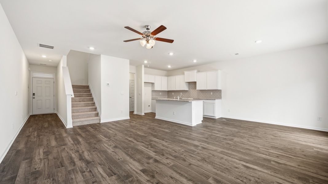 Spacious, unfurnished interior of a new home in Inverness at Sugarloaf, Lawrenceville (Image 16). Spacious, unfurnished interior of a new home in Inverness at Sugarloaf, Lawrenceville (Image 16).