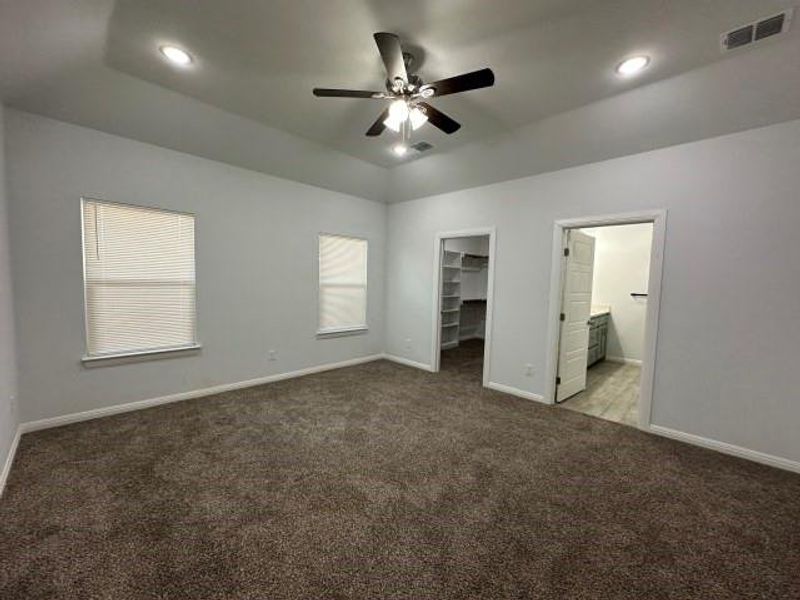 Spacious, unfurnished interior of a new home in , Fort Worth (Image 10).