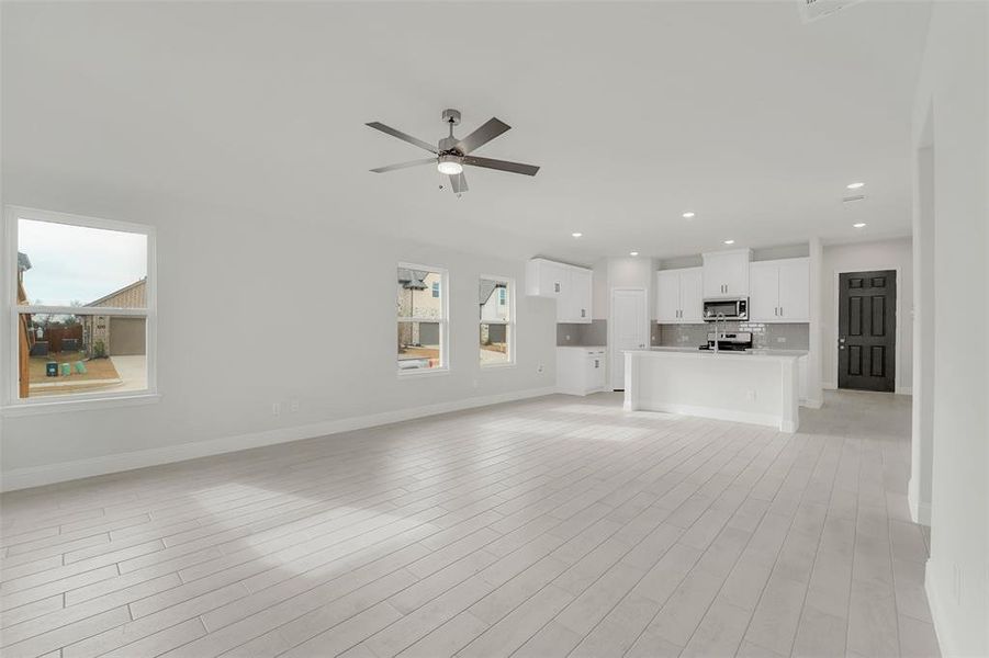 Spacious, unfurnished interior of a new home in , Princeton (Image 26).