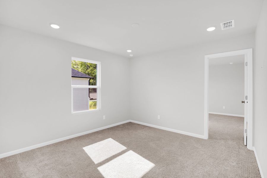 Spacious, unfurnished interior of a new home in Carriage Estates, Lexington (Image 45).