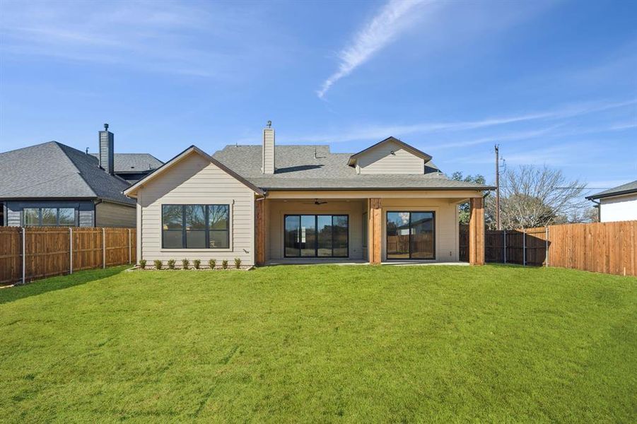 Exterior details and patio area of a home in , Roanoke (Image 3).