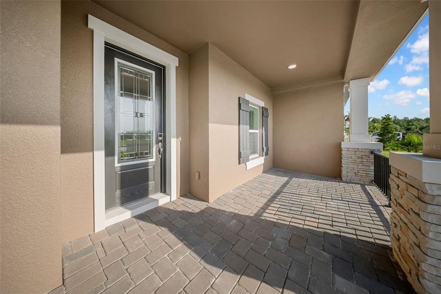 Exterior details and patio area of a home in , Wesley Chapel (Image 4).