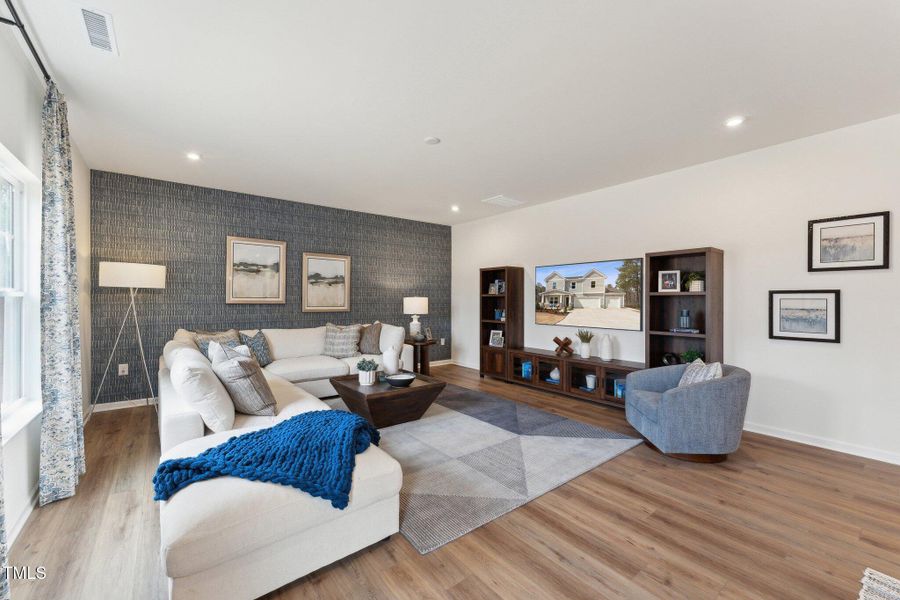 10-HHHunt Homes King Living Room