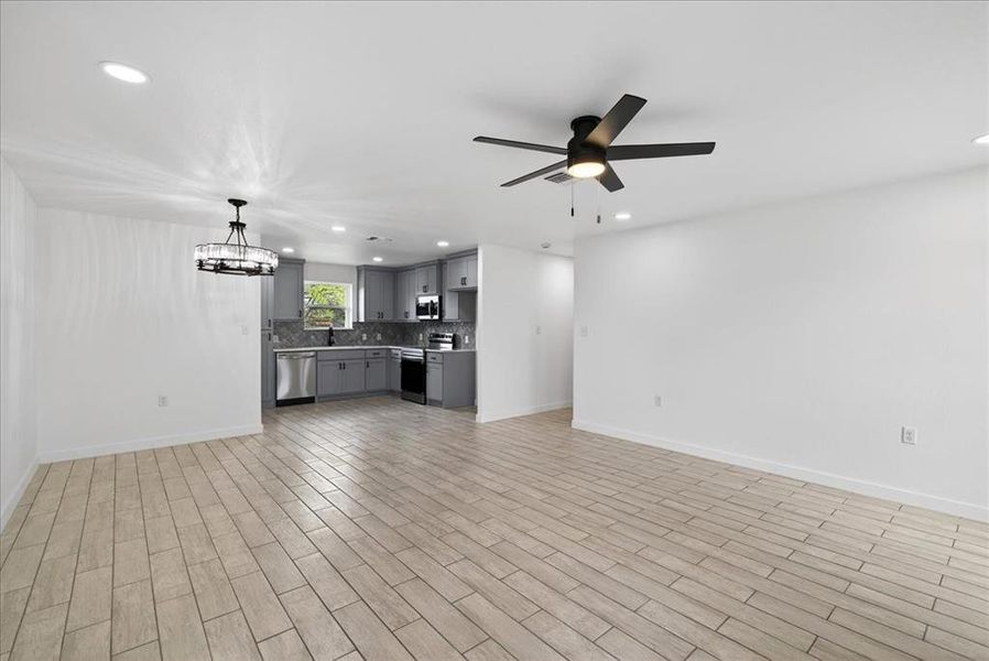 Spacious, unfurnished interior of a new home in , Gun Barrel City (Image 14). Spacious, unfurnished interior of a new home in , Gun Barrel City (Image 14).