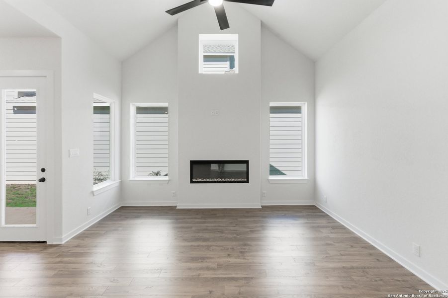 Spacious, unfurnished interior of a new home in The Crossvine – Garden Homes, Schertz (Image 13).