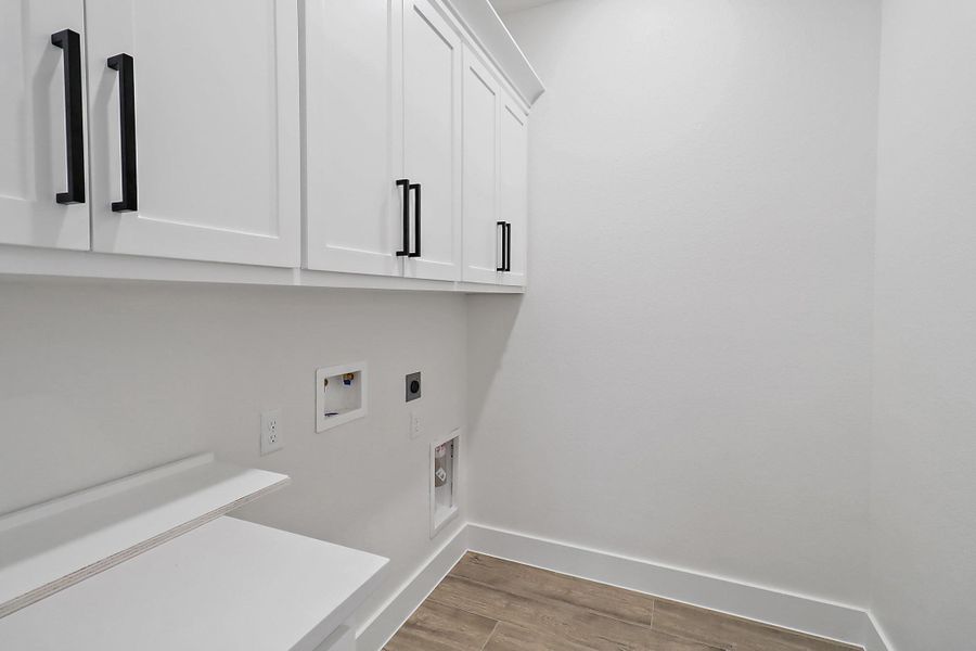 Spacious, unfurnished interior of a new home in , Crosby (Image 19).