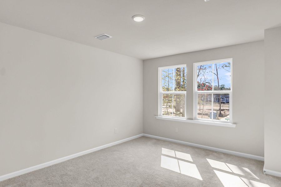 Spacious, unfurnished interior of a new home in , Summerville (Image 17).