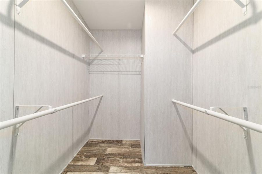 Spacious, unfurnished interior of a new home in , Ocala (Image 27).