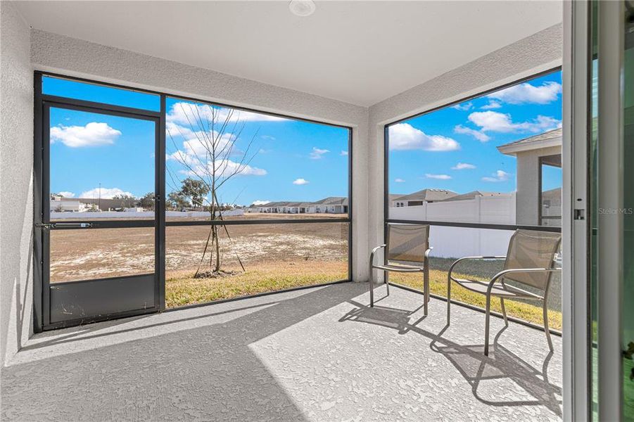 Exterior details and patio area of a home in Cherrywood Preserve, Ocala (Image 4).