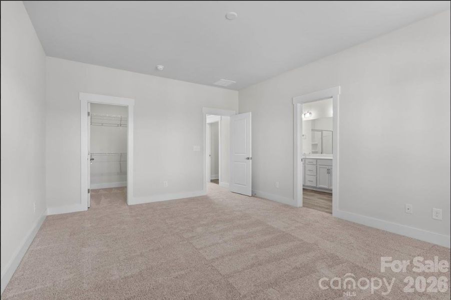 Spacious, unfurnished interior of a new home in Sierra Ridge, Gastonia (Image 19).