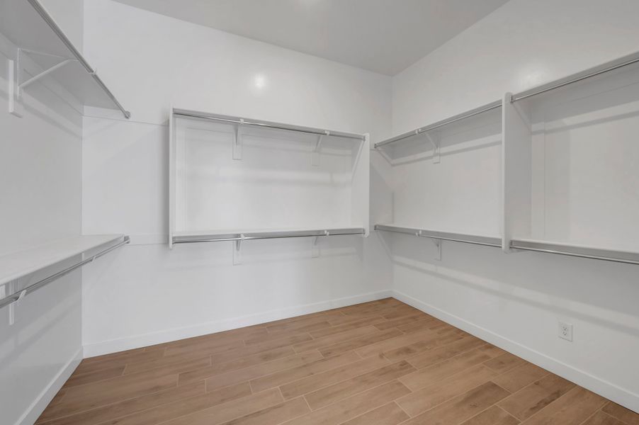 Spacious, unfurnished interior of a new home in Abel Ranch, Goodyear (Image 28).