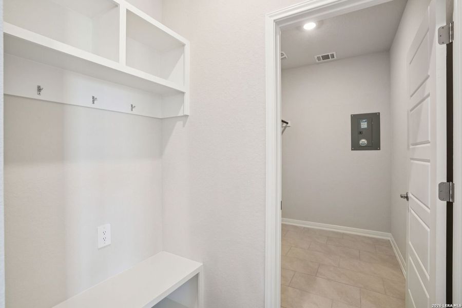 Spacious, unfurnished interior of a new home in Carmel Ranch, Schertz (Image 35).