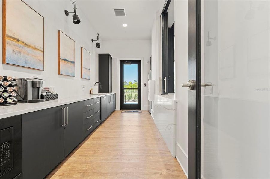 Furnished interior view inside a new home in , Venice (Image 35).