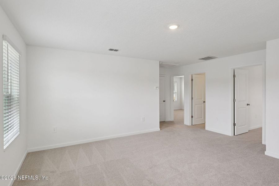 Spacious, unfurnished interior of a new home in Kings Preserve, Jacksonville (Image 27).