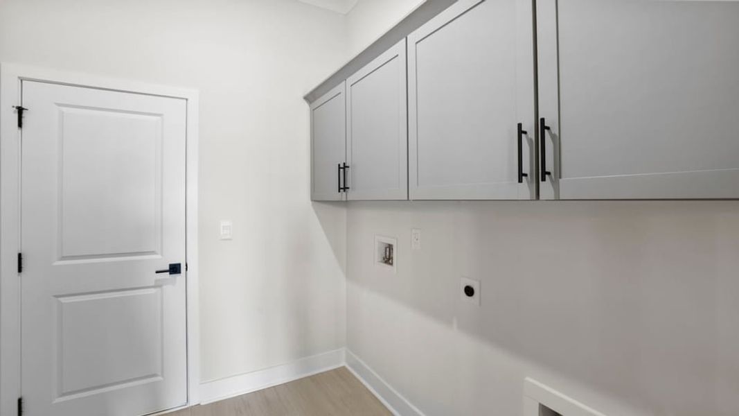 Spacious, unfurnished interior of a new home in Sunset Summits, Spartanburg (Image 39).