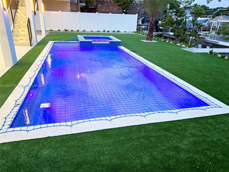 Exterior details and patio area of a home in , Tavernier (Image 38).