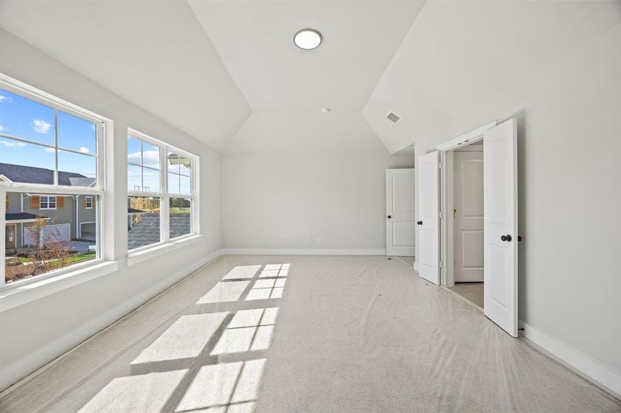 Spacious, unfurnished interior of a new home in North Square at Uptown, Celina (Image 19).