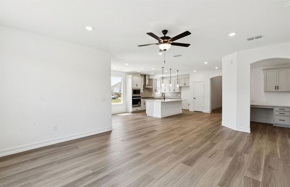 Open concept throughout main living areas Open concept throughout main living areas