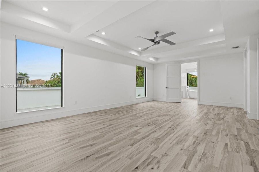Spacious, unfurnished interior of a new home in , Naples (Image 26).