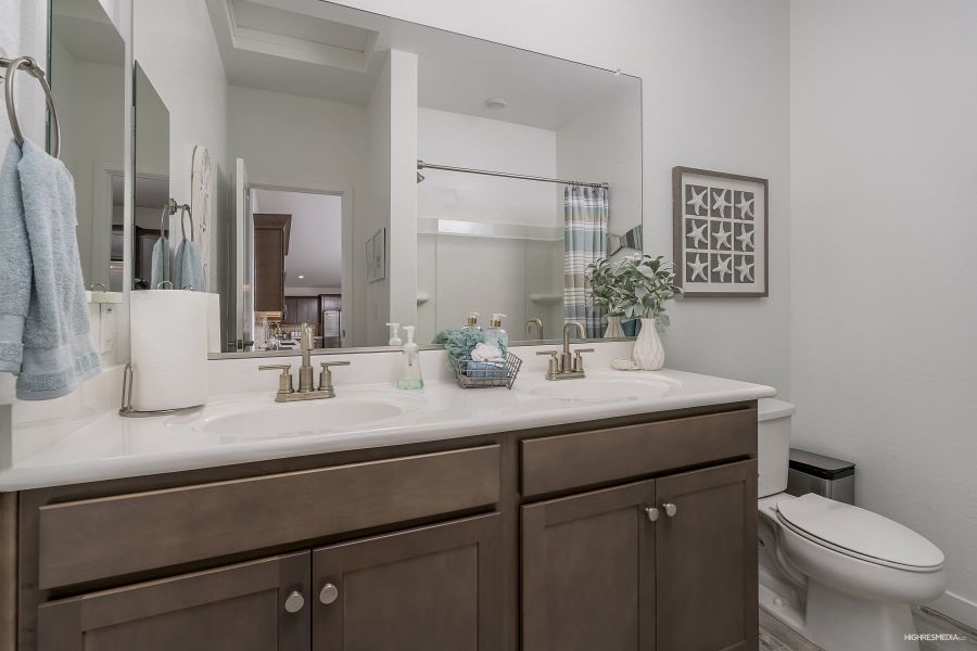 Bathroom 2 | Madera | The Villages at North Copper Canyon – Canyon Series | Surprise, AZ | Landsea Homes