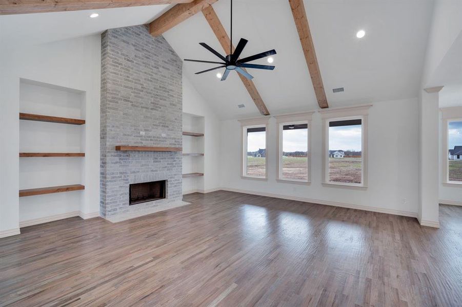 Spacious, unfurnished interior of a new home in , Waxahachie (Image 27).