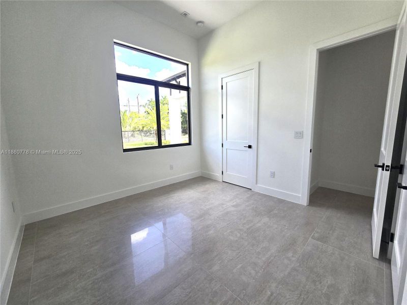 Spacious, unfurnished interior of a new home in , Homestead (Image 21).