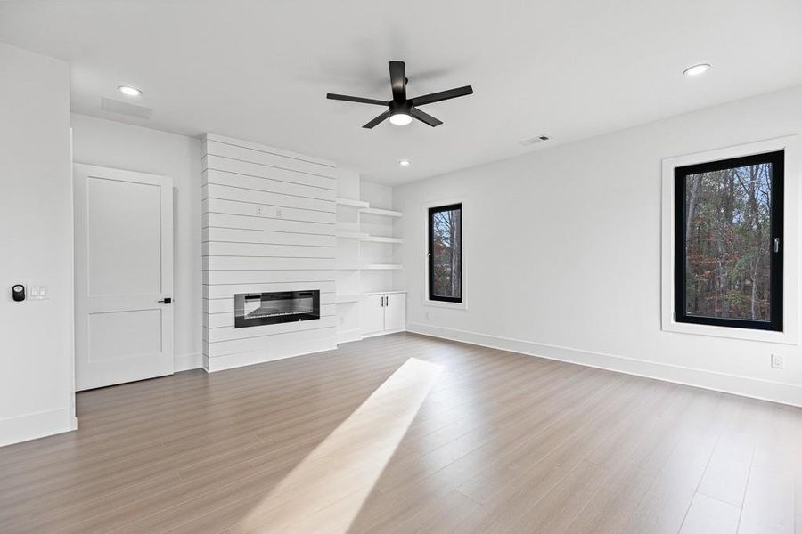 Spacious, unfurnished interior of a new home in , Jefferson (Image 46).