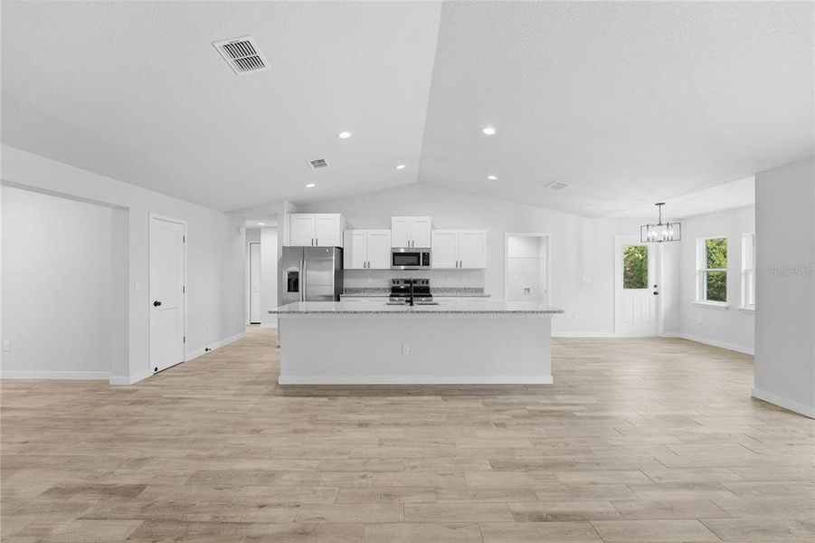 Spacious, unfurnished interior of a new home in , Ocala (Image 25).