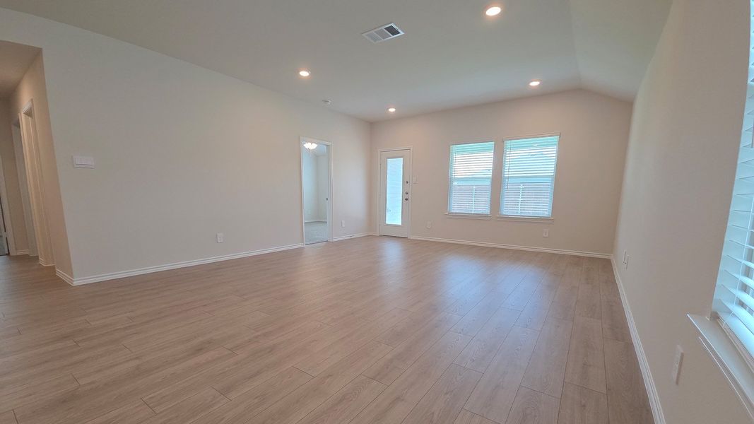 Spacious, unfurnished interior of a new home in Wildwood, Royse City (Image 21).