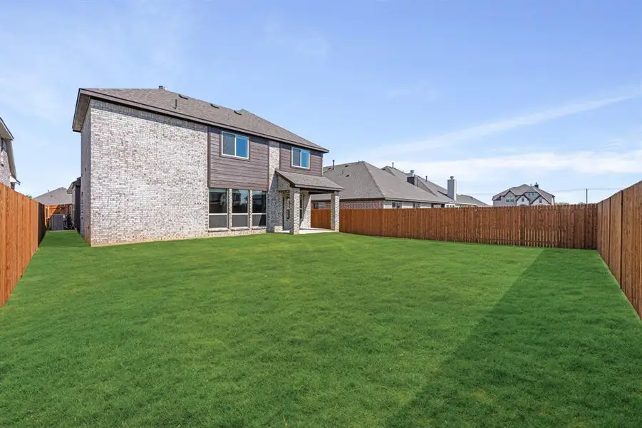 Exterior details and patio area of a home in Hulen Trails Classic 50, Fort Worth (Image 4). Exterior details and patio area of a home in Hulen Trails Classic 50, Fort Worth (Image 4).