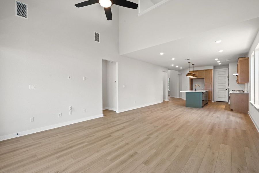 Spacious, unfurnished interior of a new home in Heritage, Dripping Springs (Image 22). Spacious, unfurnished interior of a new home in Heritage, Dripping Springs (Image 22).