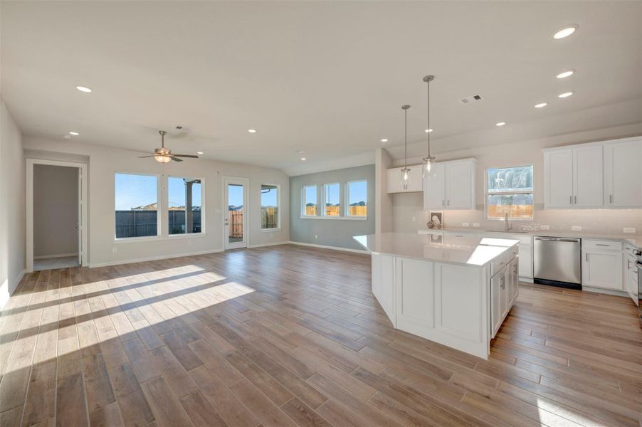 Spacious, unfurnished interior of a new home in The Grand Prairie 50’, Hockley (Image 18).