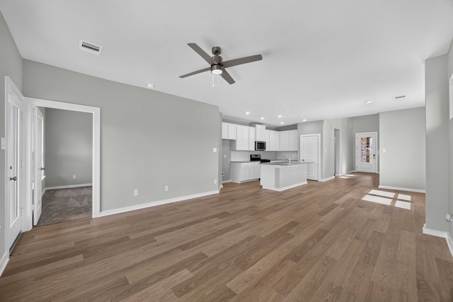 Spacious, unfurnished interior of a new home in La Segarra 40', Brookshire (Image 21). Spacious, unfurnished interior of a new home in La Segarra 40', Brookshire (Image 21).