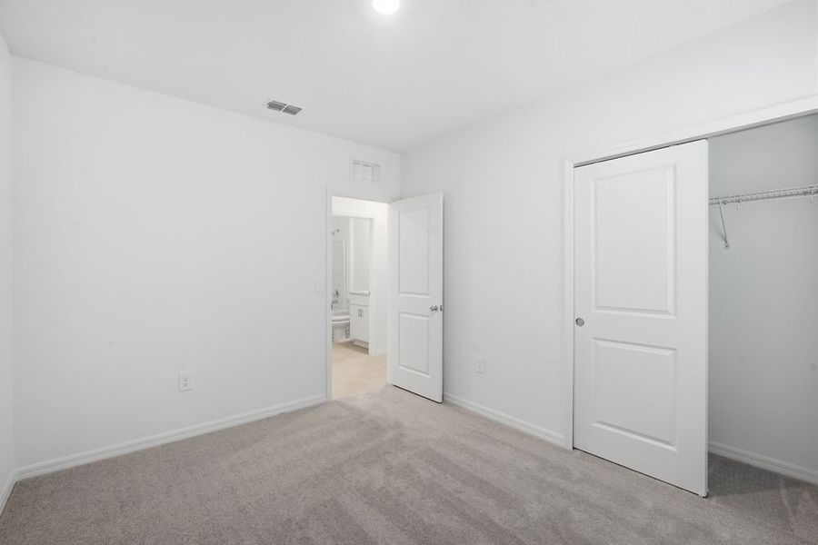 Spacious, unfurnished interior of a new home in Palm Wind, Hudson (Image 10).