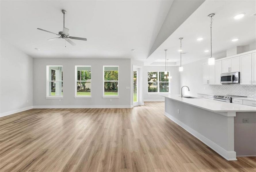 Spacious, unfurnished interior of a new home in , Orlando (Image 7).